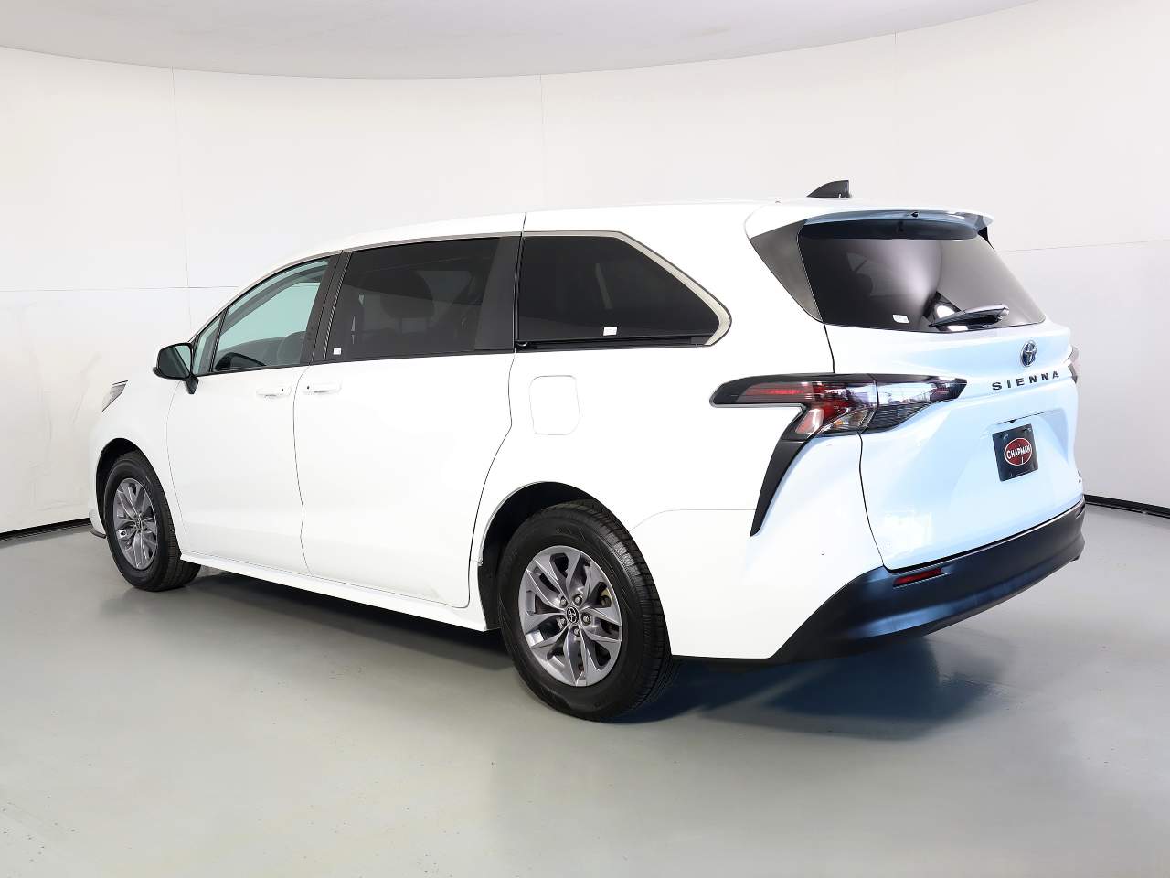 2023 Toyota Sienna LE 8-Passenger