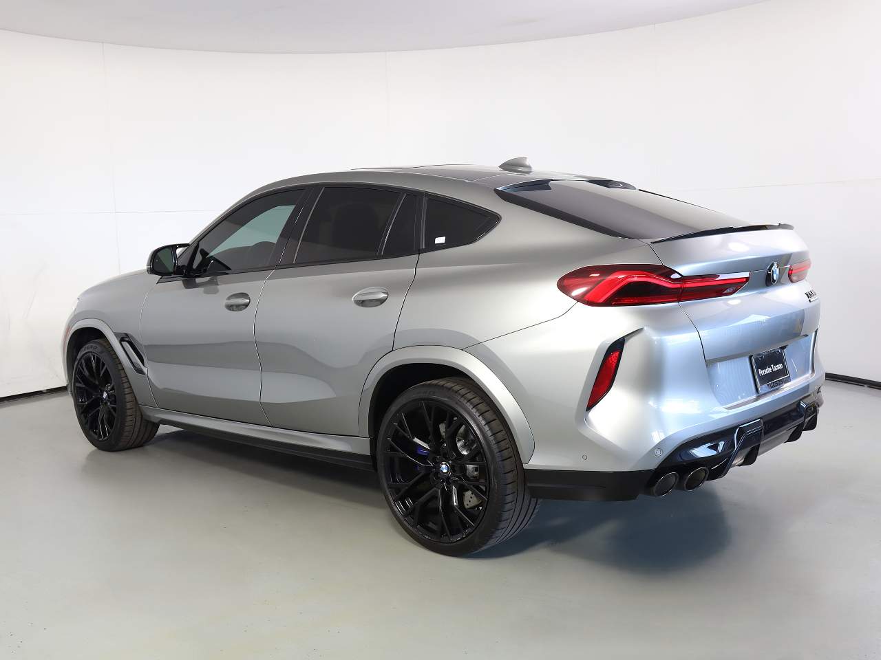 2021 BMW X6 M  