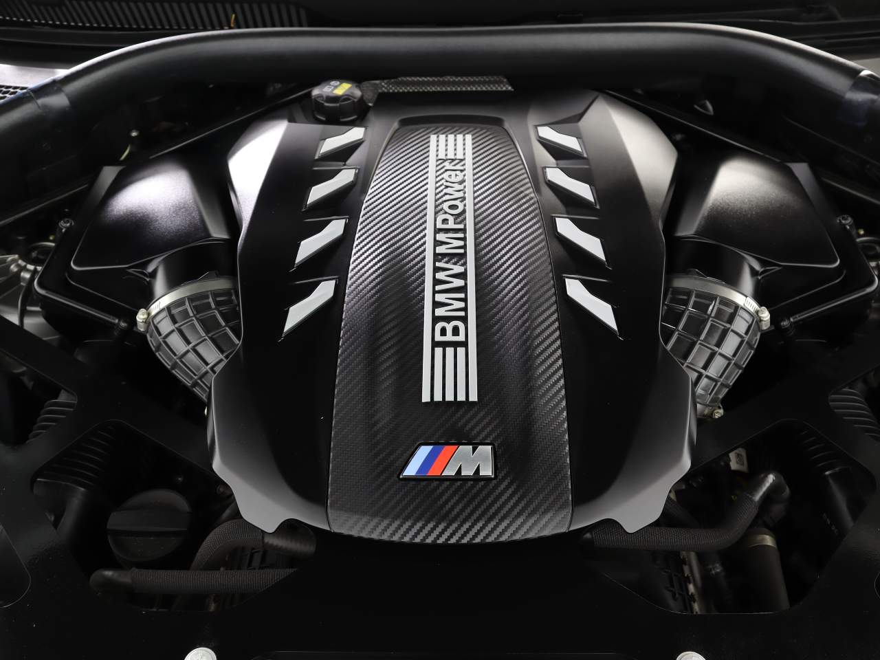 2021 BMW X6 M  