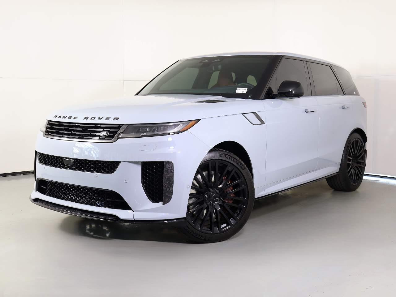 2026 Land Rover Range Rover Sport P635 SV