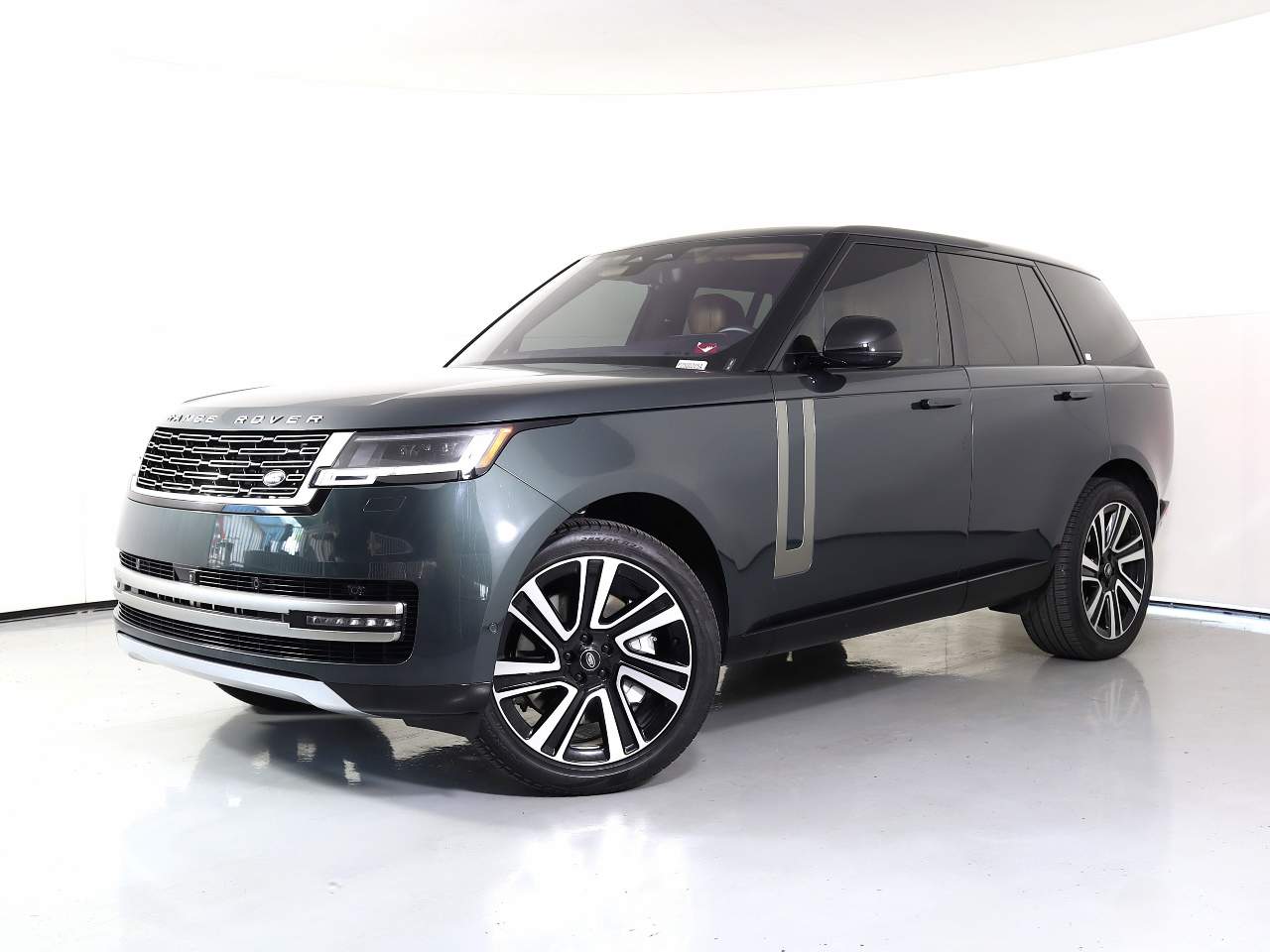 2023 Land Rover Range Rover P530 SE