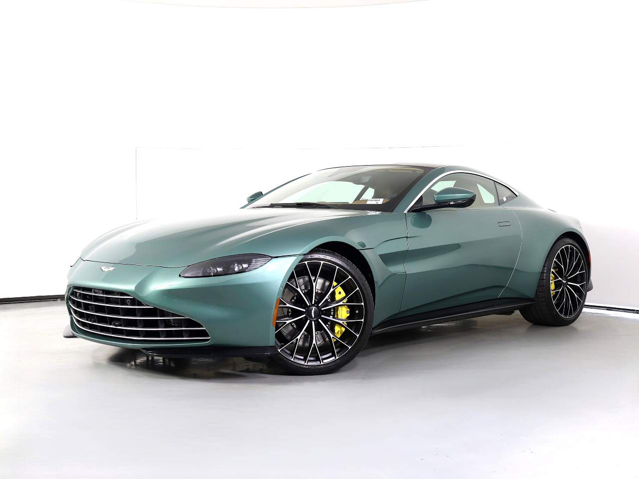 2022 Aston Martin Vantage Coupe RWD
