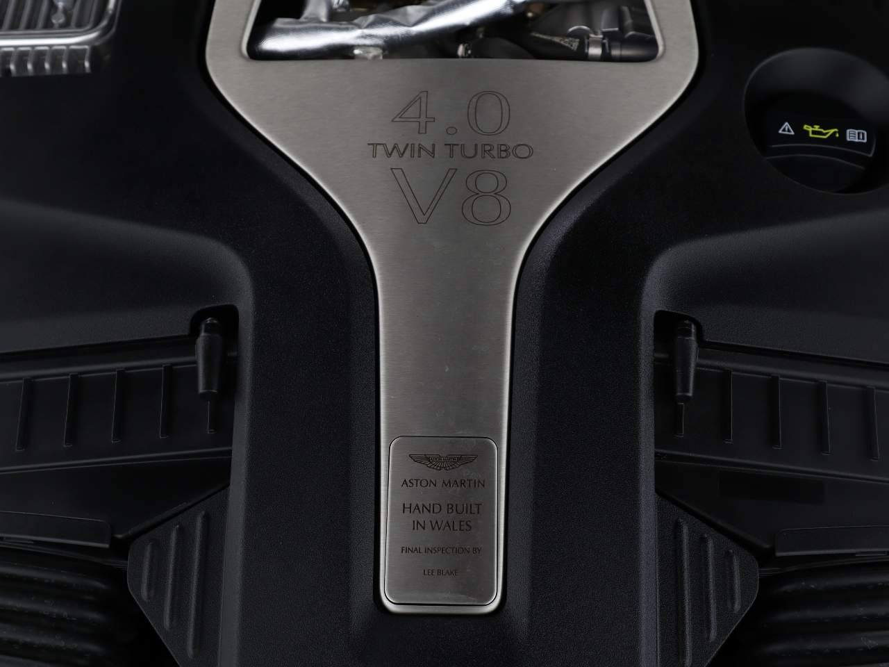 2021 Aston Martin DBX  