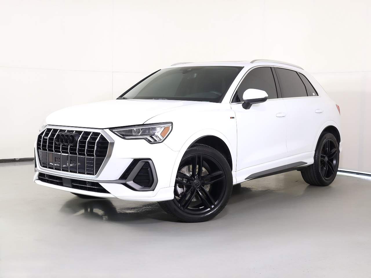 2020 Audi Q3 quattro S line Prem Plus 45 TFSI