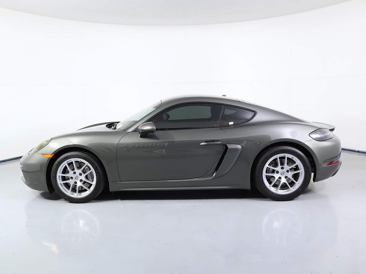2022 Porsche 718 Cayman  