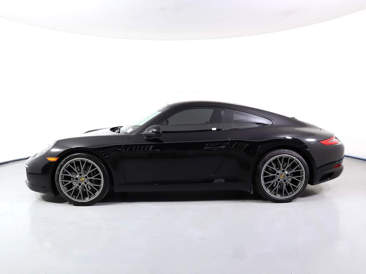 2019 Porsche 911 Carrera