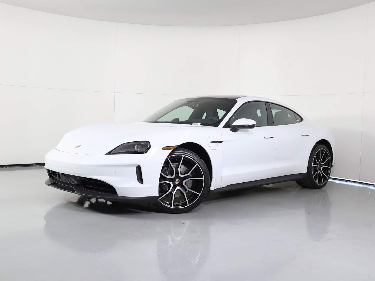 2025 Porsche Taycan 4