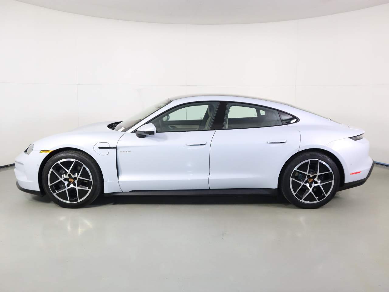 2026 Porsche Taycan 4