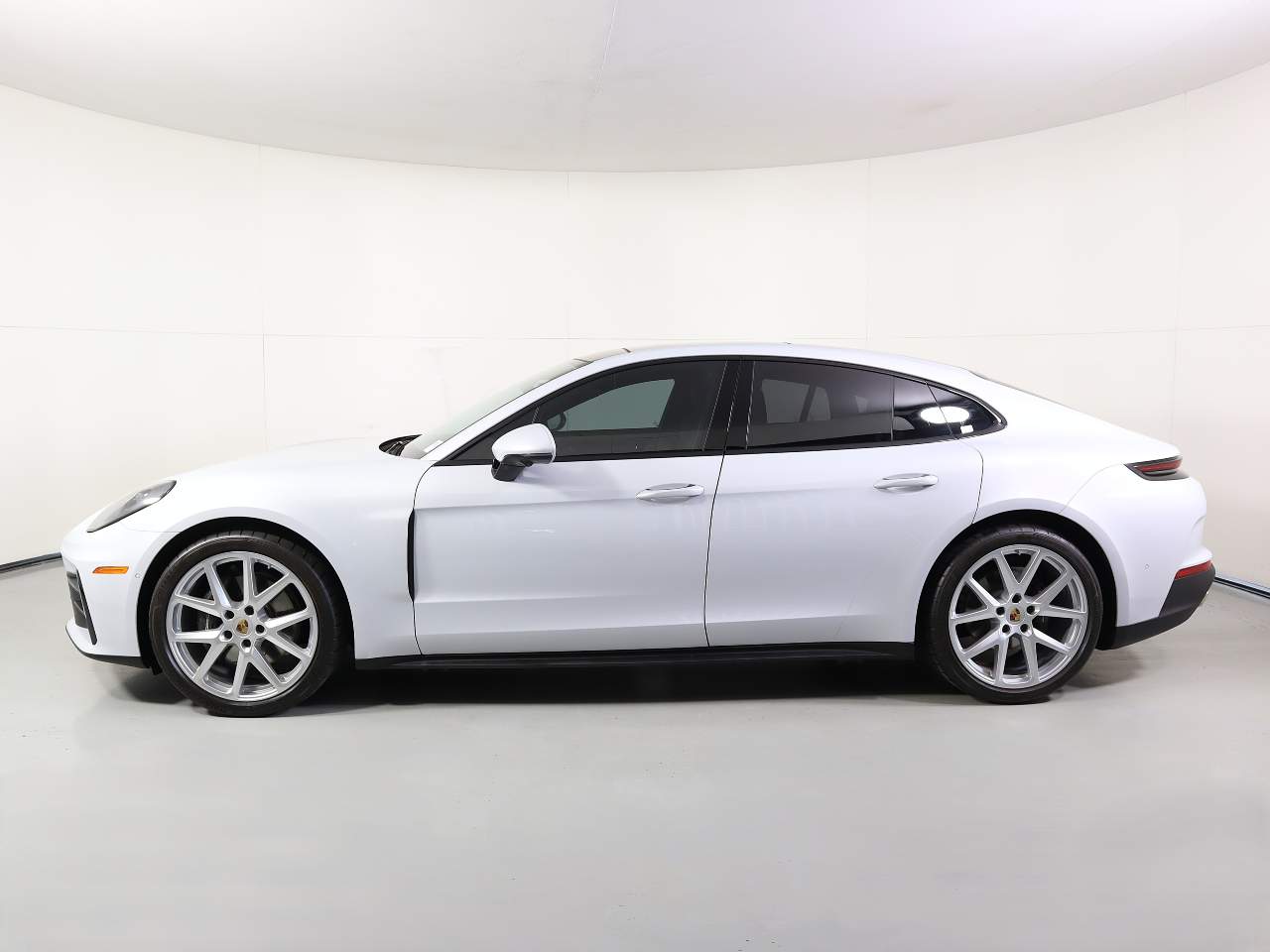 2025 Porsche Panamera 4