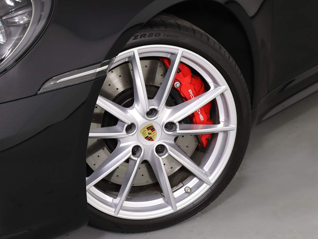 2024 Porsche 911 Carrera 4 GTS