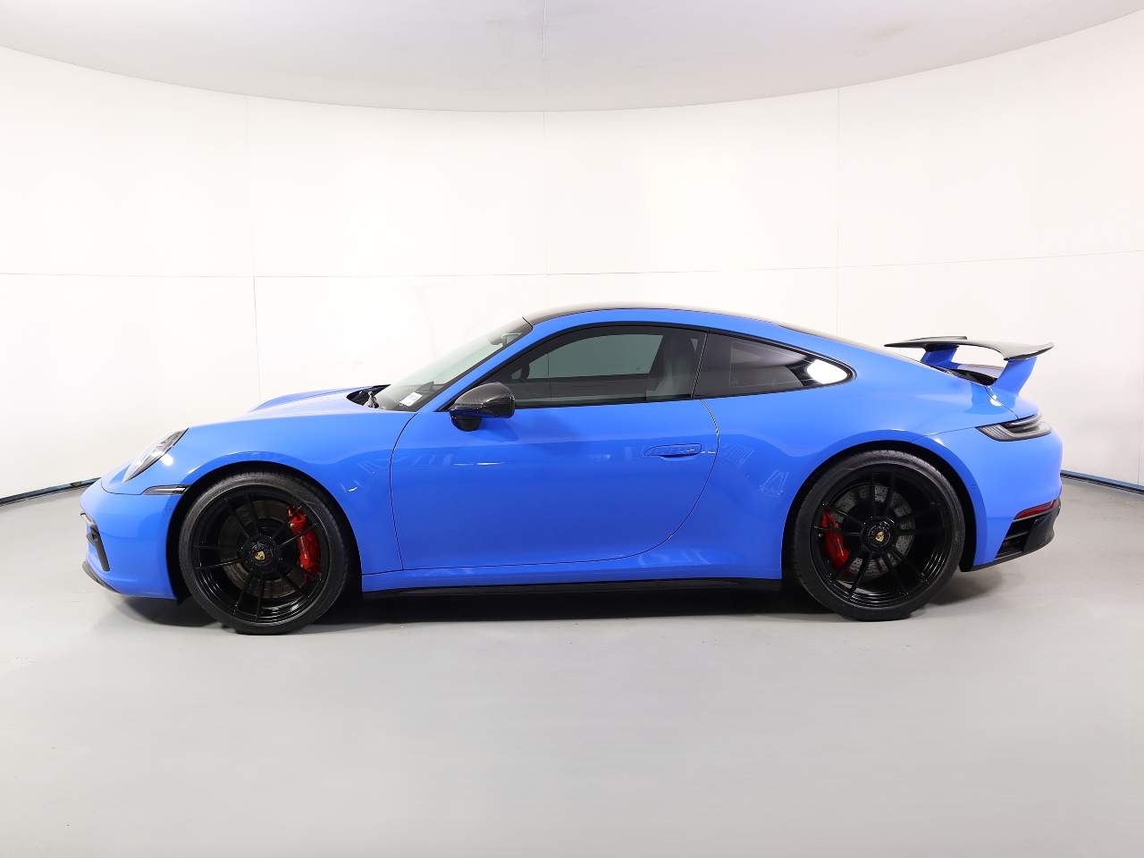 2024 Porsche 911 Carrera 4 GTS