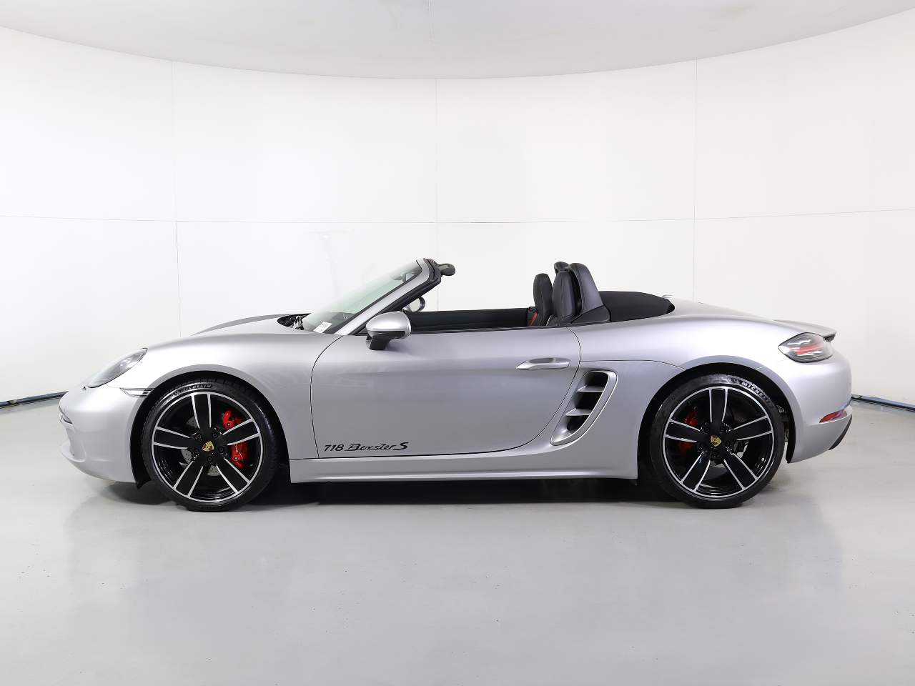 2025 Porsche 718 Boxster S