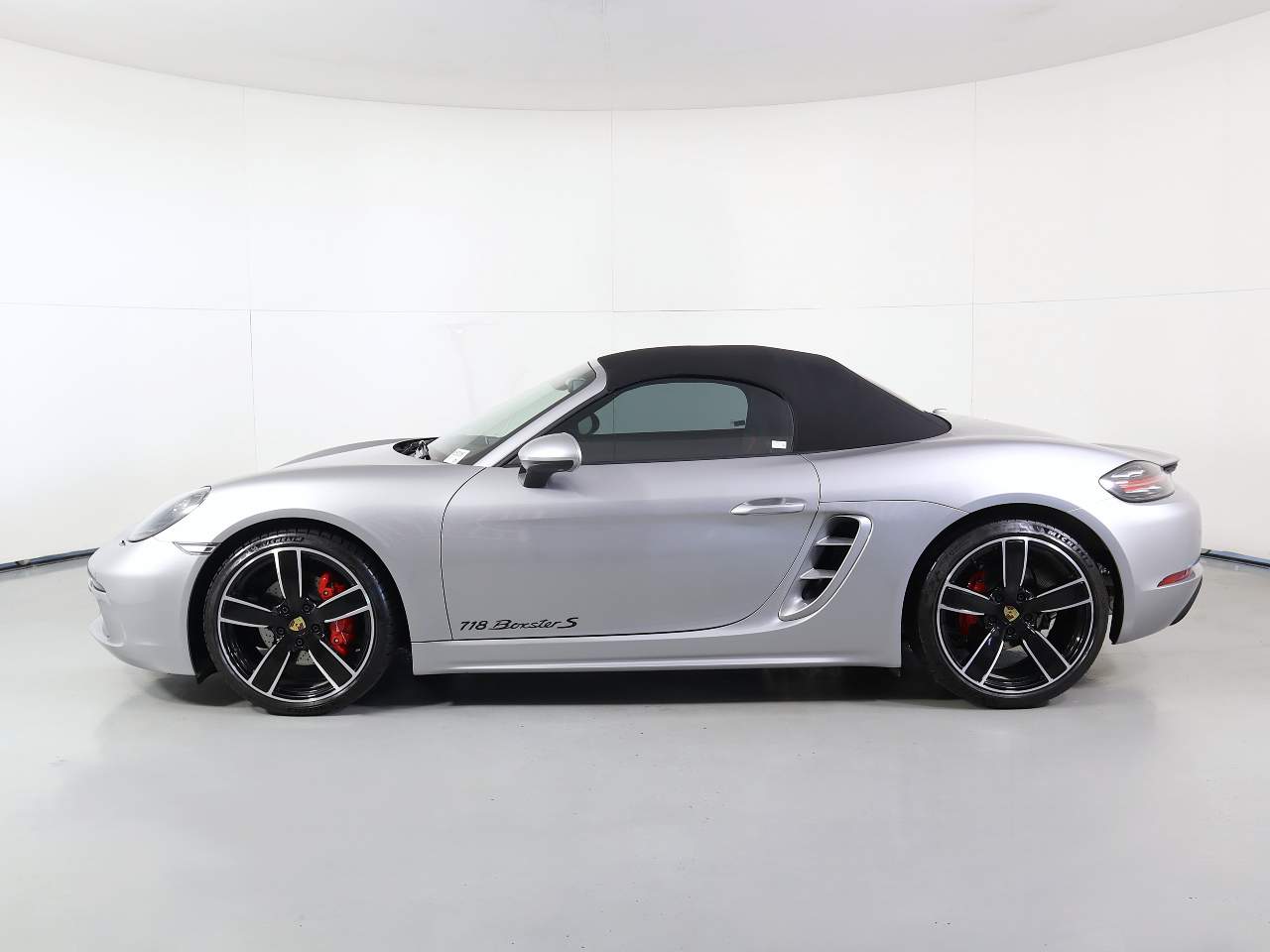 2025 Porsche 718 Boxster S