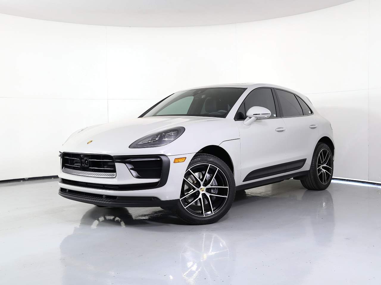 2024 Porsche Macan  