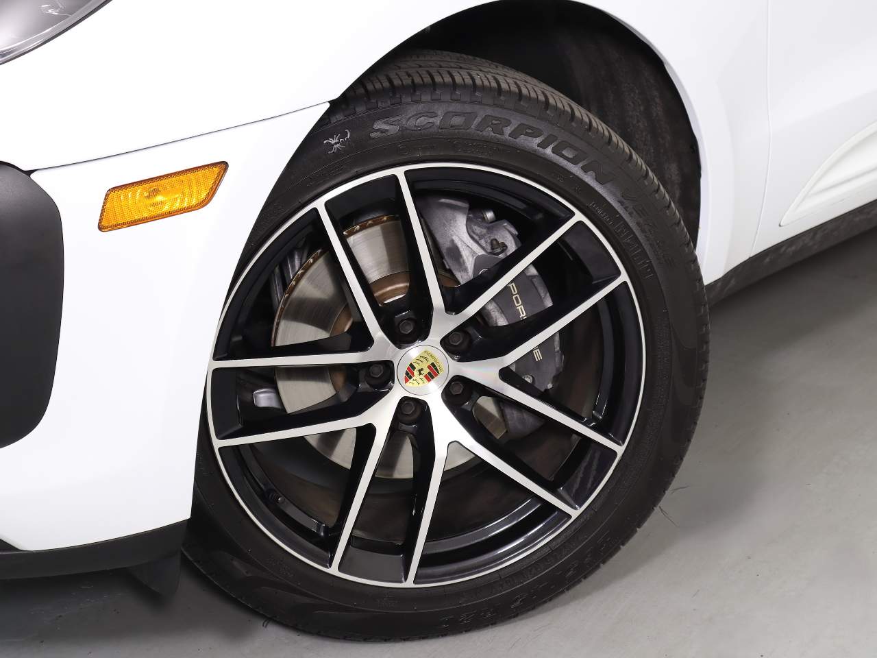 2024 Porsche Macan  