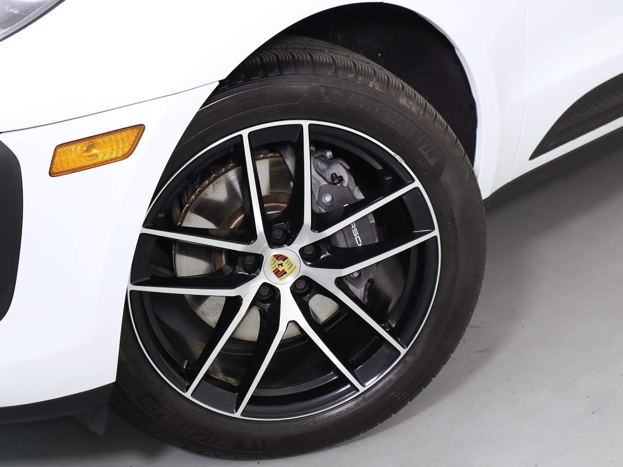 2024 Porsche Macan  