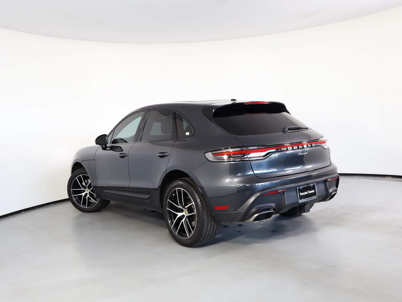 2024 Porsche Macan  