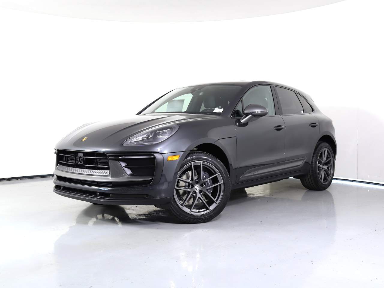 2025 Porsche Macan T