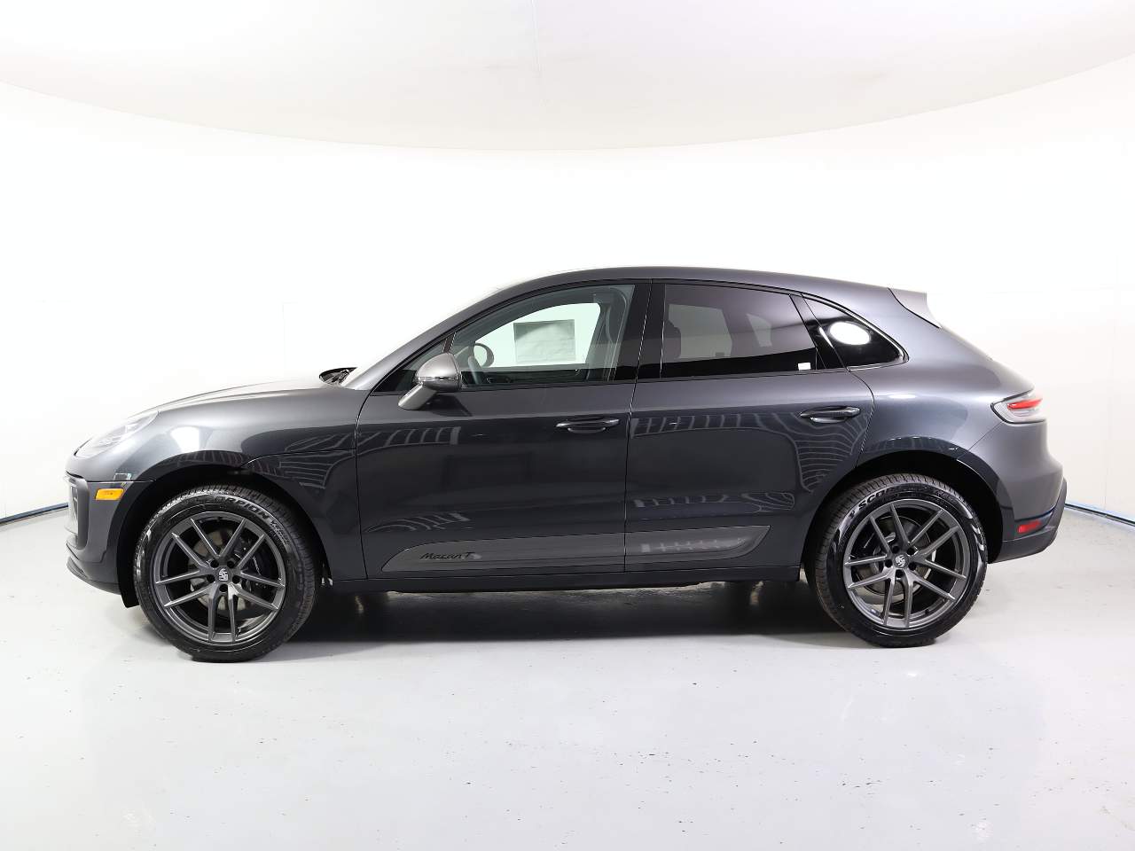 2025 Porsche Macan T