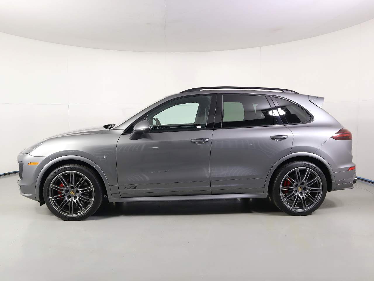 2016 Porsche Cayenne GTS