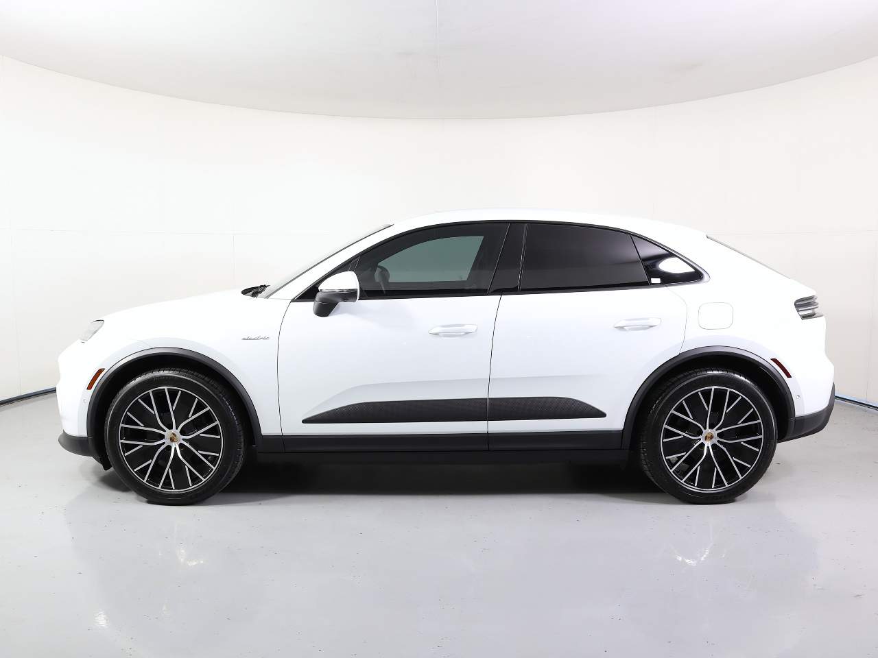 2025 Porsche Macan Electric