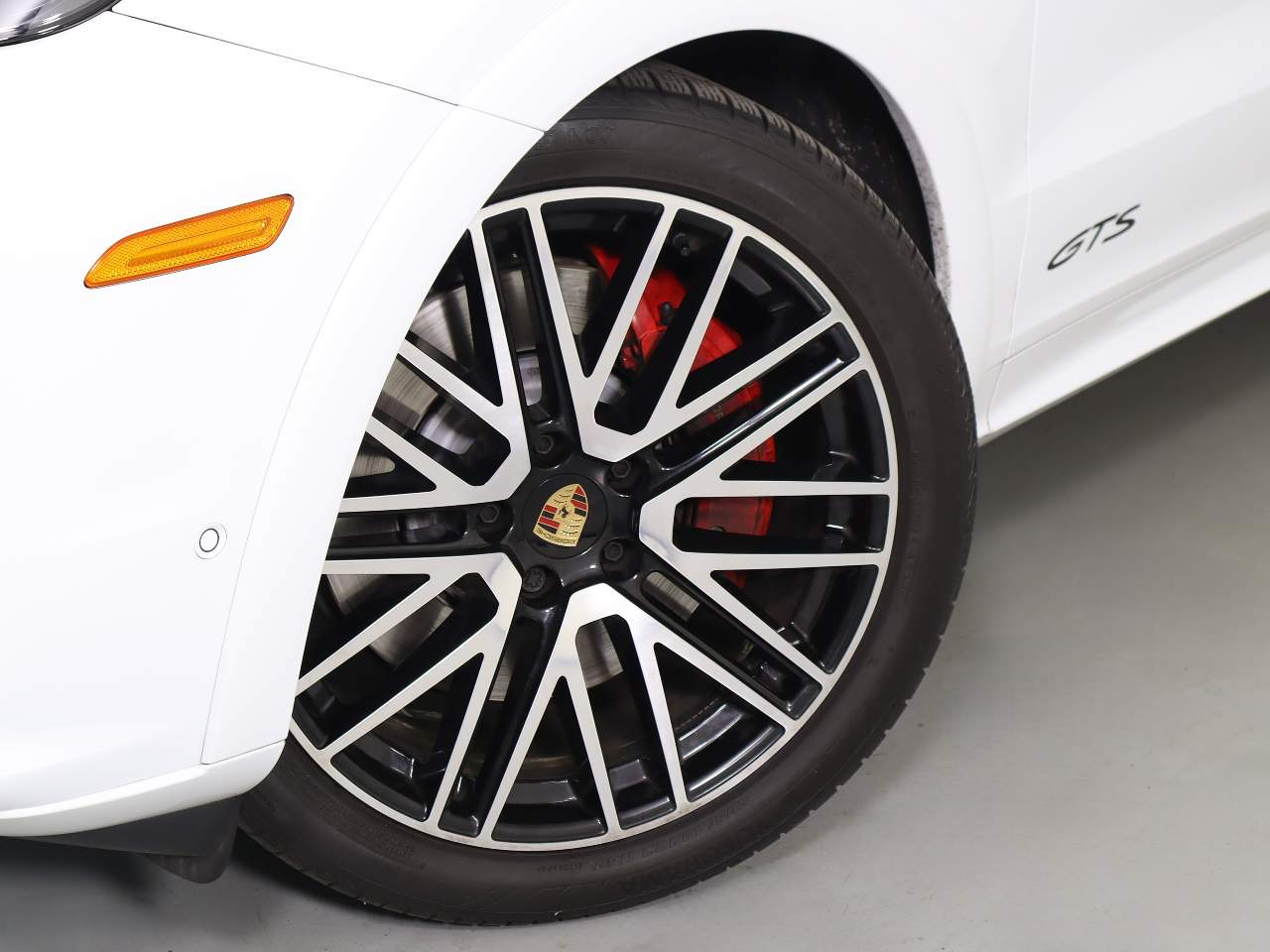 2025 Porsche Cayenne GTS