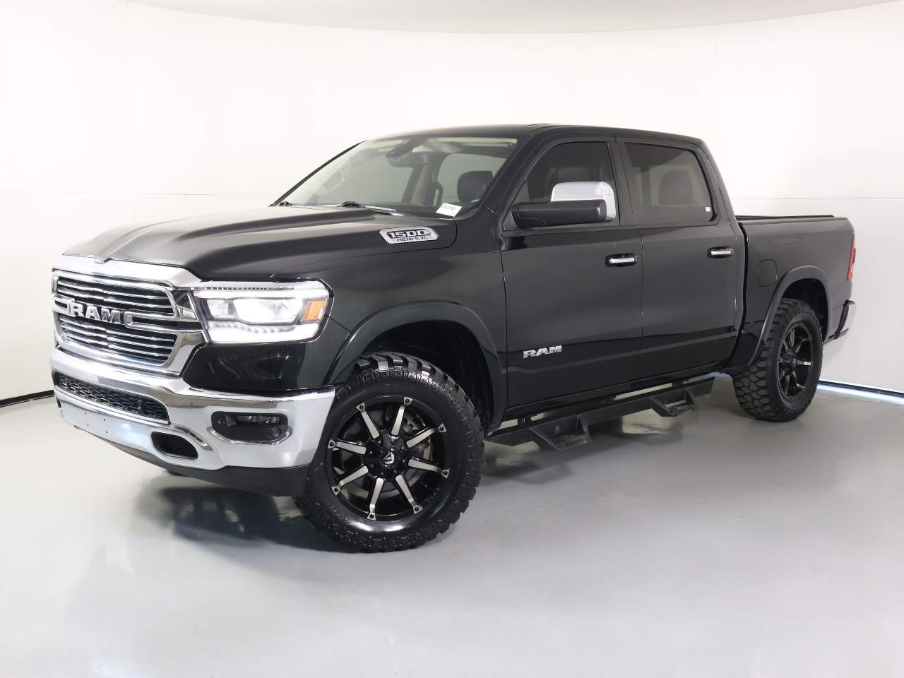 2019 Ram 1500 Laramie Crew Cab