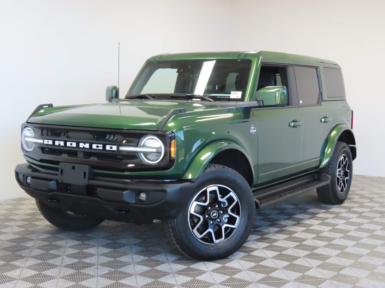 2025 Ford Bronco Outer Banks 4x4's photo