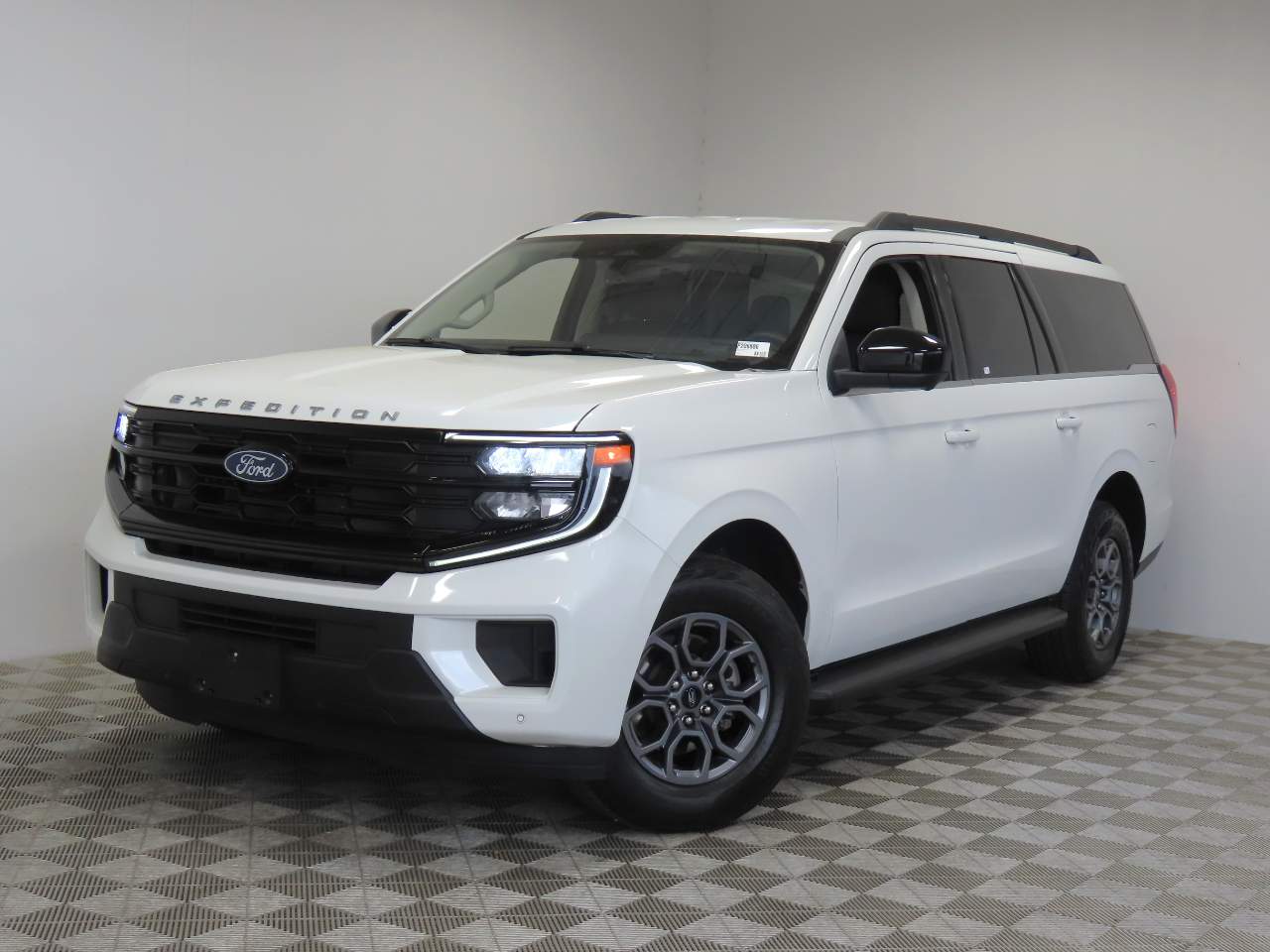 Star White Metallic 2025 Ford Expedition SUV / Crossover 4X2 Automatic