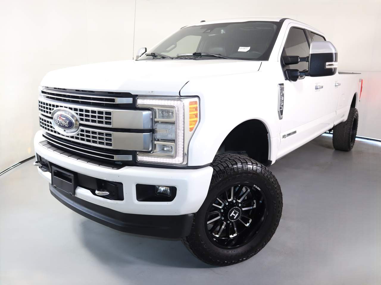 2018 Ford F-350 Super Duty Platinum Crew Cab