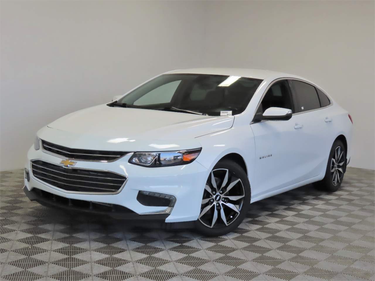 Summit White 2018 Chevrolet Malibu LT FWD Sedan Front-Wheel Drive 6-Speed Automatic
