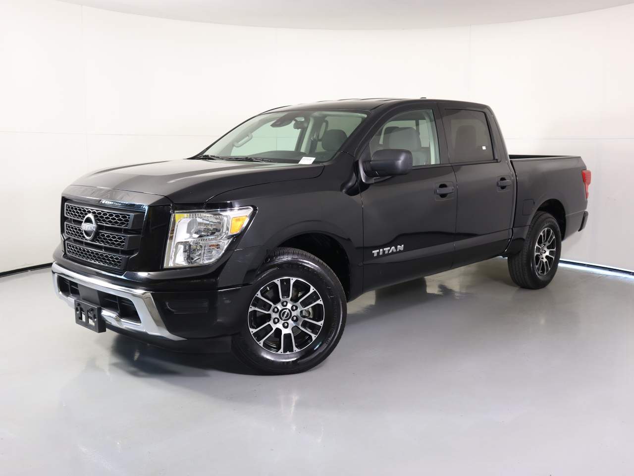 2023 Nissan Titan SV Crew Cab