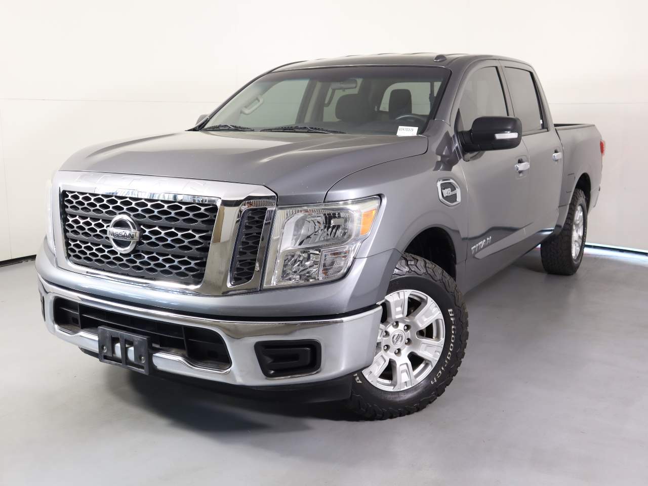 2017 Nissan Titan SV Crew Cab