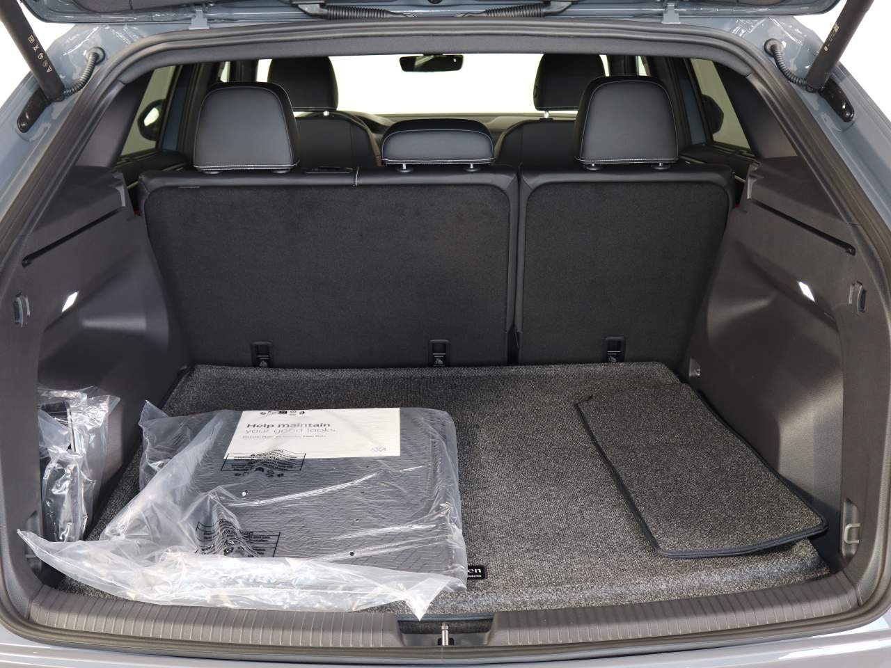 2026 Volkswagen Atlas Cross Sport SEL R-Line Black 4Motion