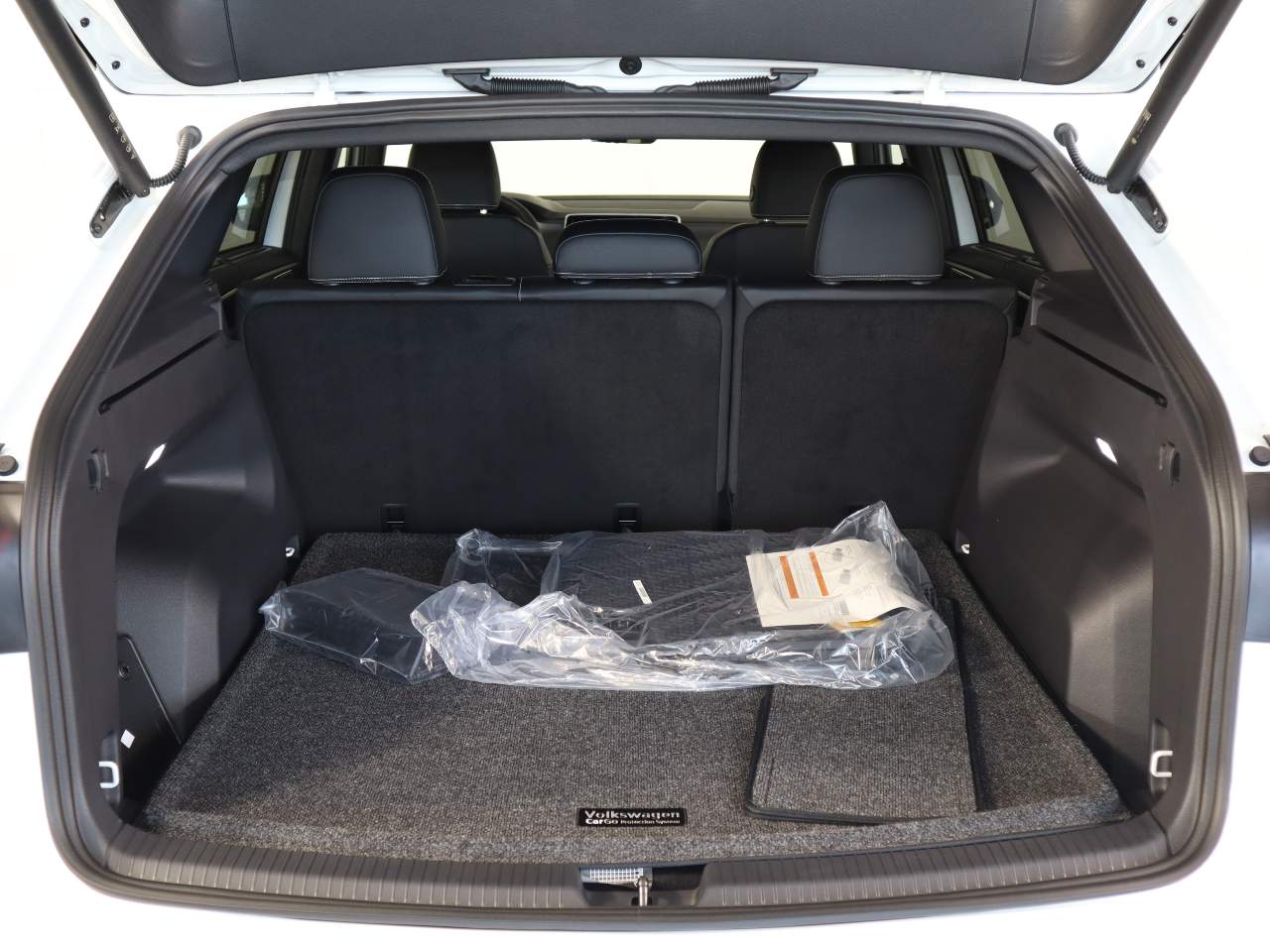 2025 Volkswagen Atlas Cross Sport SEL R-Line Black 4Motion