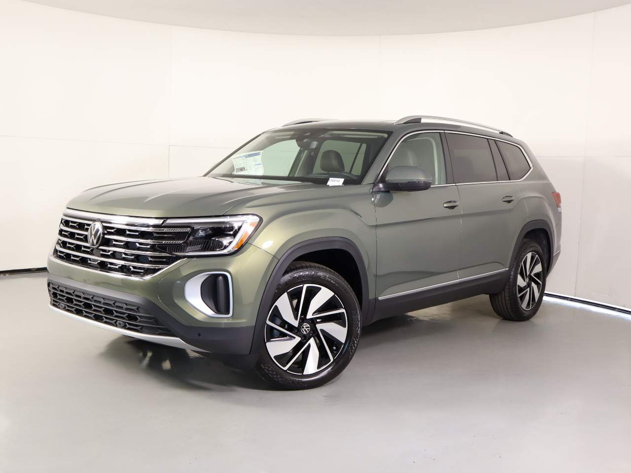 2026 Volkswagen Atlas SEL's photo