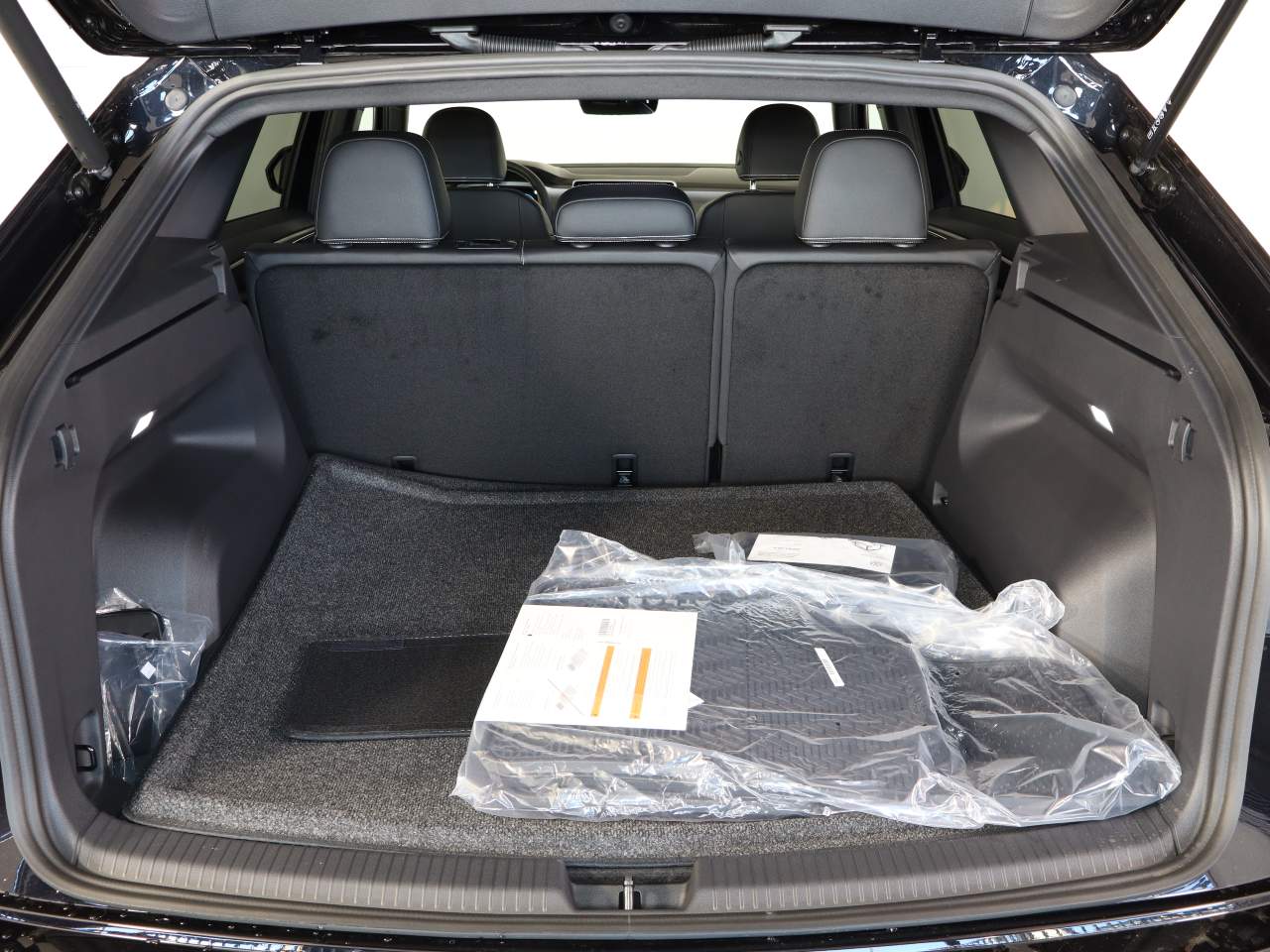 2026 Volkswagen Atlas Cross Sport SE