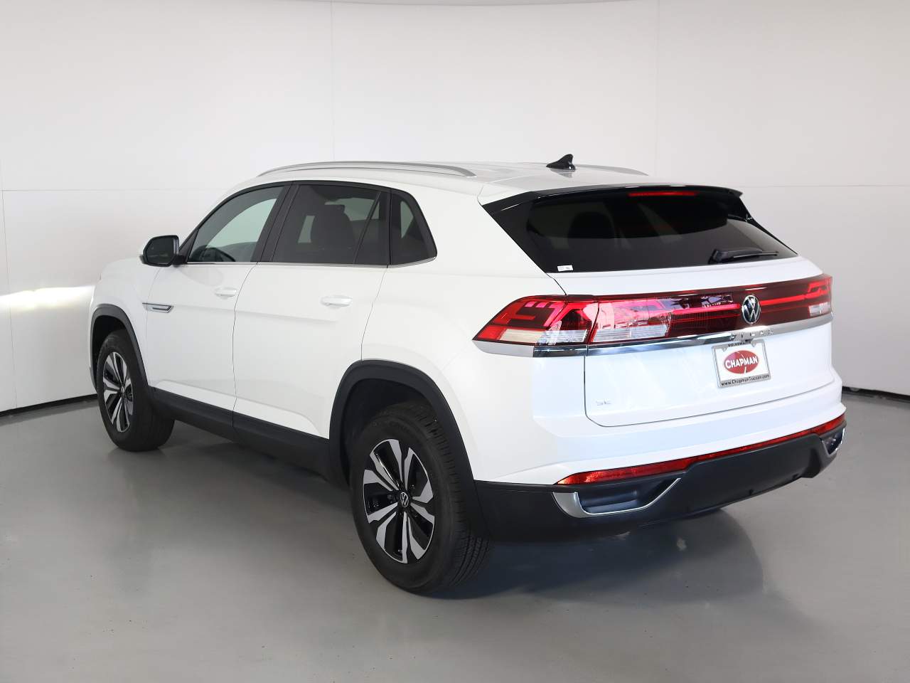 2026 Volkswagen Atlas Cross Sport SE photo 2