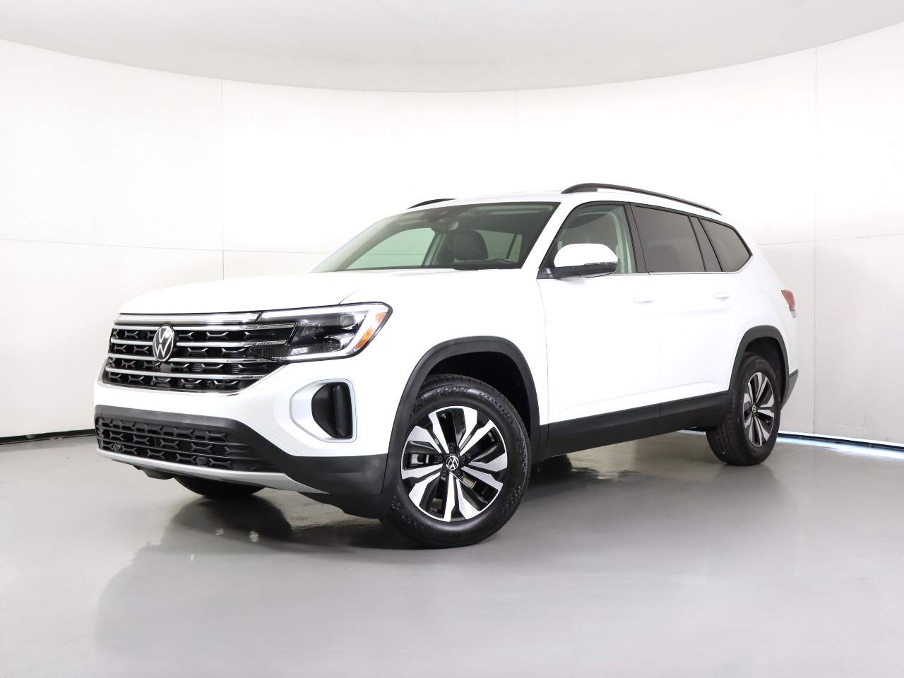 2026 Volkswagen Atlas SE's photo