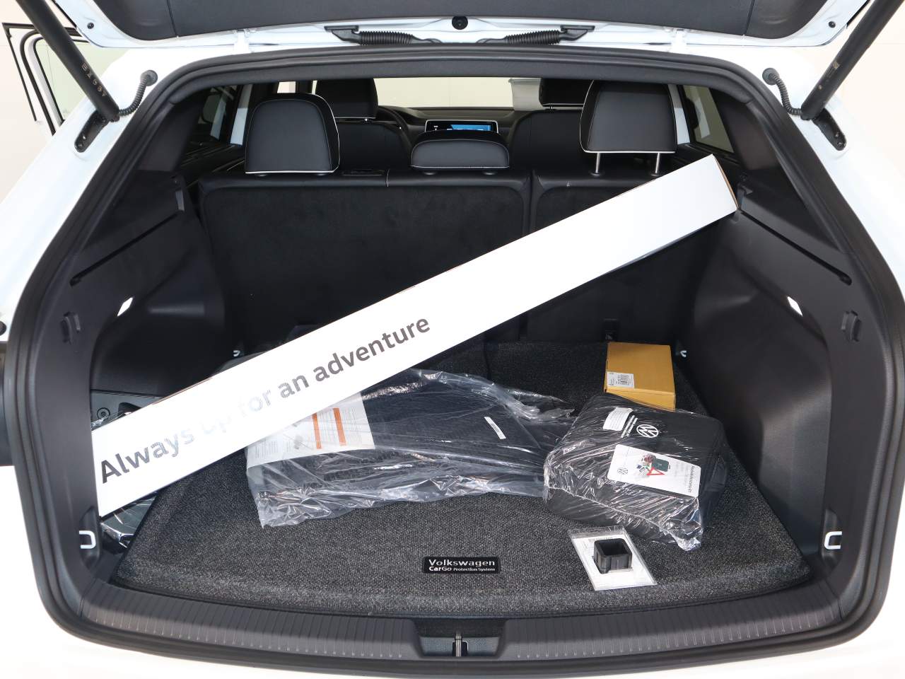 2026 Volkswagen Atlas Cross Sport SEL Premium R-Line 4Motion