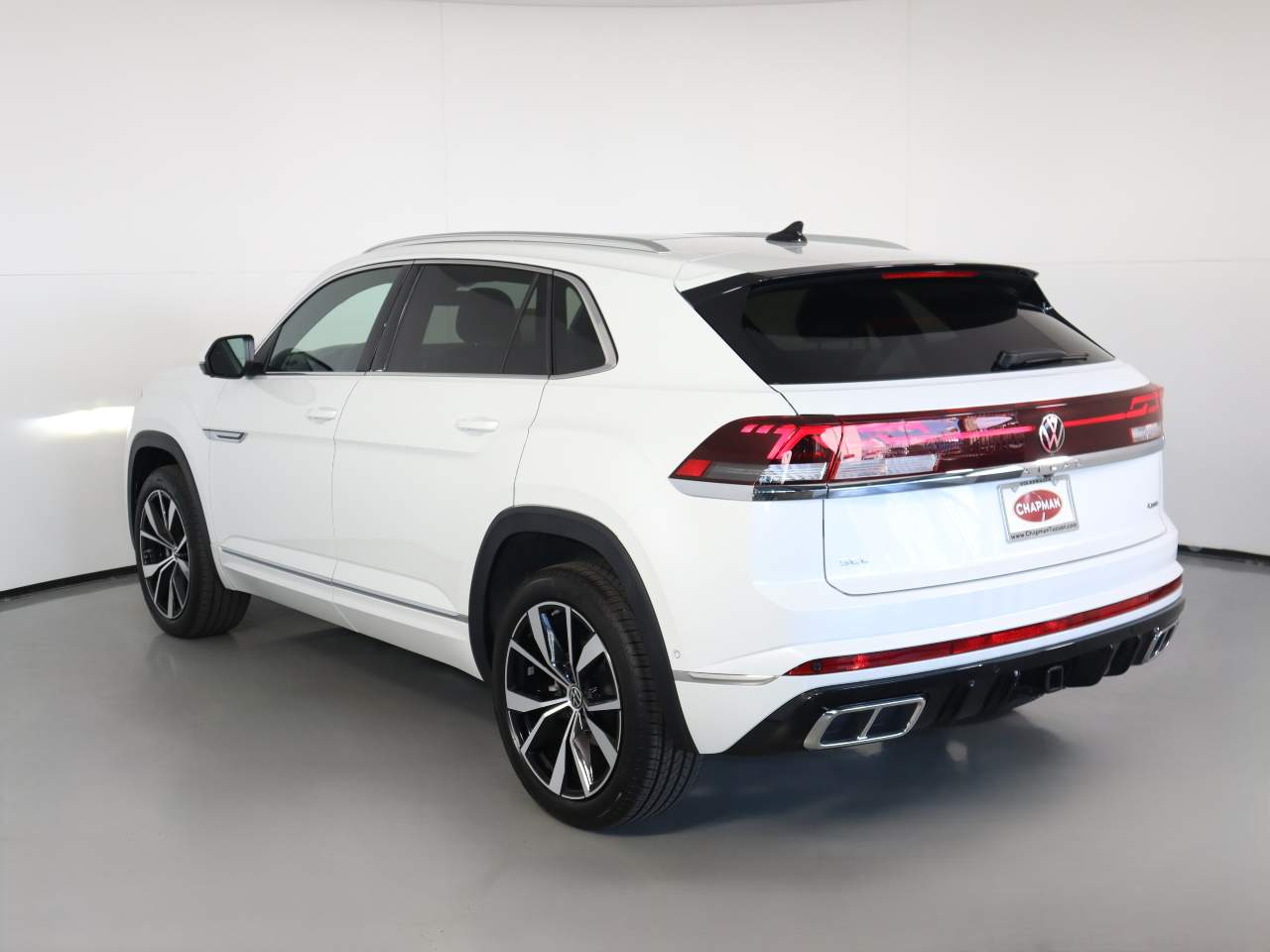 2026 Volkswagen Atlas Cross Sport SEL Premium R-Line photo 2