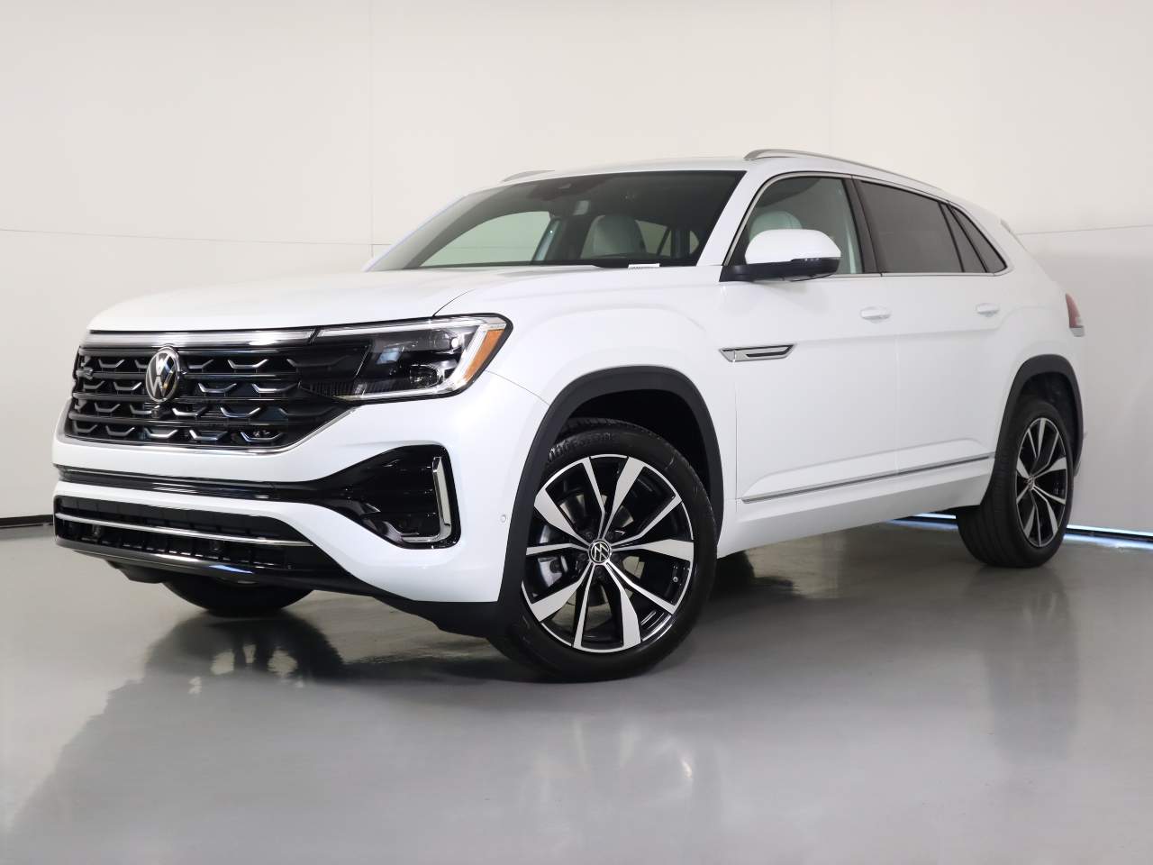 2026 Volkswagen Atlas Cross Sport SEL Premium R-Line 4Motion