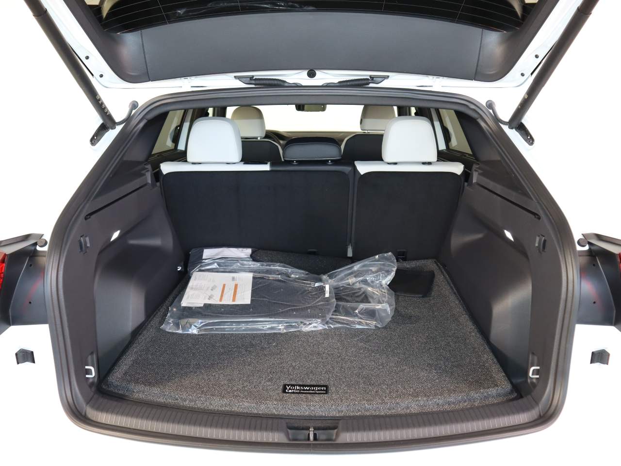 2026 Volkswagen Atlas Cross Sport SEL Premium R-Line 4Motion