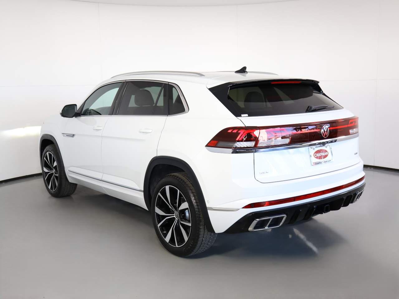 2026 Volkswagen Atlas Cross Sport SEL Premium R-Line photo 3