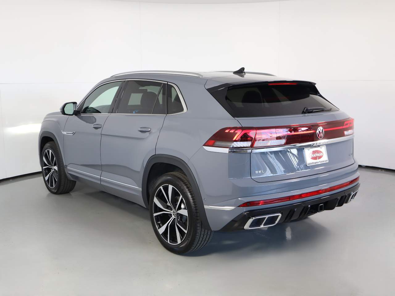 2026 Volkswagen Atlas Cross Sport SEL Premium R-Line photo 2