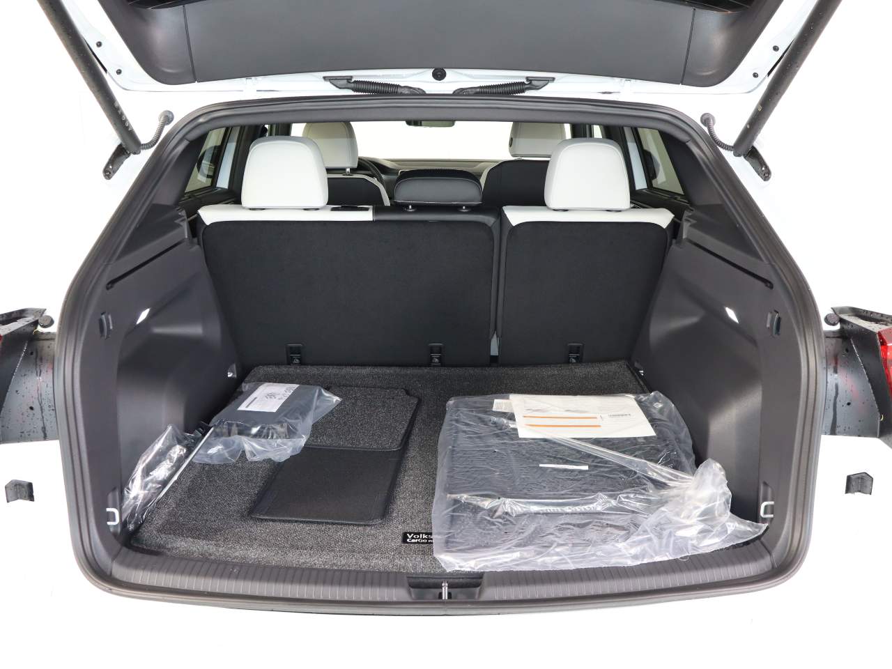 2026 Volkswagen Atlas Cross Sport SEL Premium R-Line 4Motion