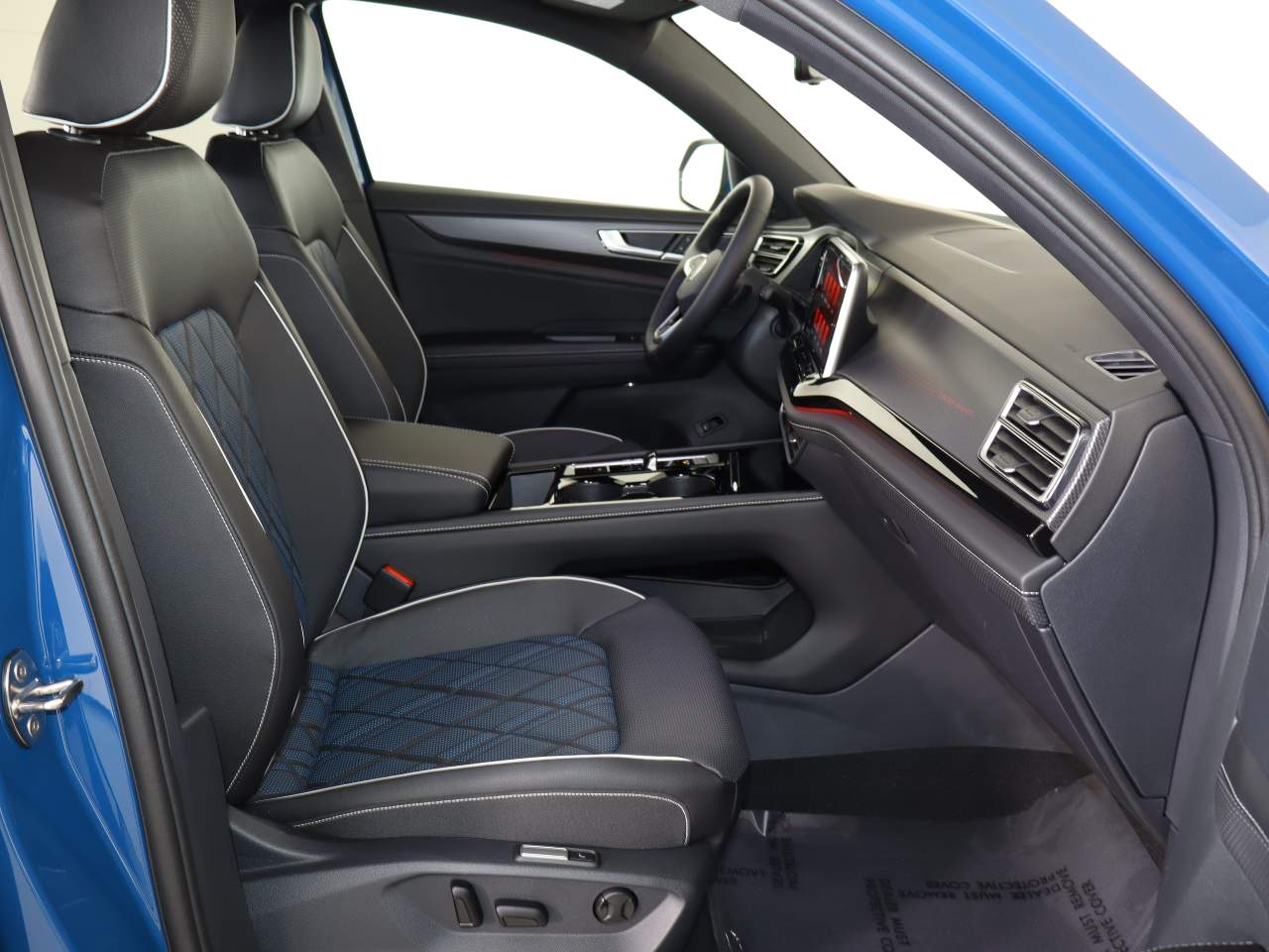 2026 Volkswagen Atlas Cross Sport SEL Premium R-LINE - Photo 11