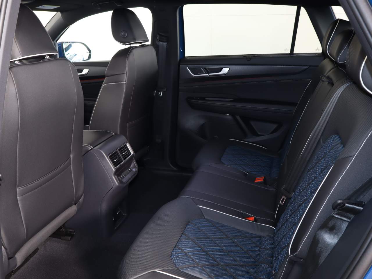 2026 Volkswagen Atlas Cross Sport SEL Premium R-LINE - Photo 10