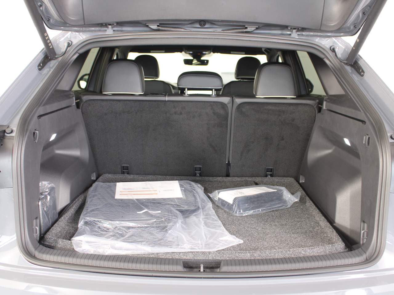 2026 Volkswagen Atlas Cross Sport SEL Premium R-Line 4Motion