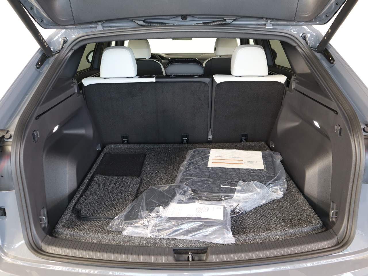 2025 Volkswagen Atlas Cross Sport SEL Premium R-Line 4Motion